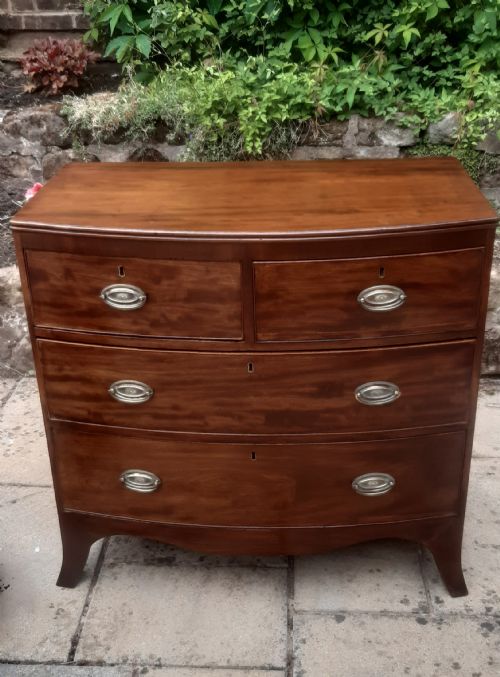 lovely small bow front chest of drawers georgian - CATEGORY: ANTIQUE CHEST OF DRAWERS - DATED REGENCY