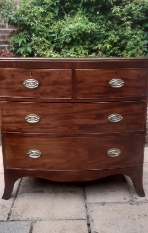 LOVELY SMALL BOW FRONT CHEST OF DRAWERS GEORGIAN - ADDITIONAL PHOTO 1