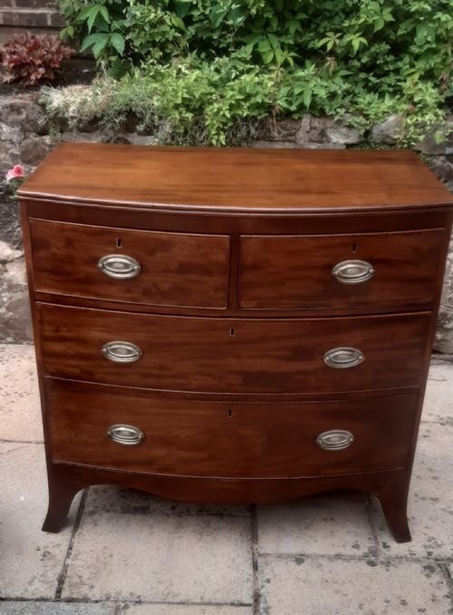 LOVELY SMALL BOW FRONT CHEST OF DRAWERS GEORGIAN - ADDITIONAL PHOTO 2