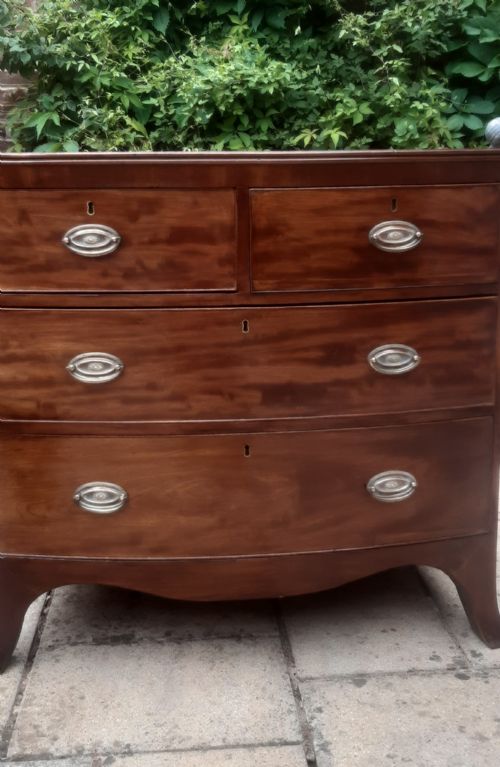 LOVELY SMALL BOW FRONT CHEST OF DRAWERS GEORGIAN - ADDITIONAL PHOTO 4