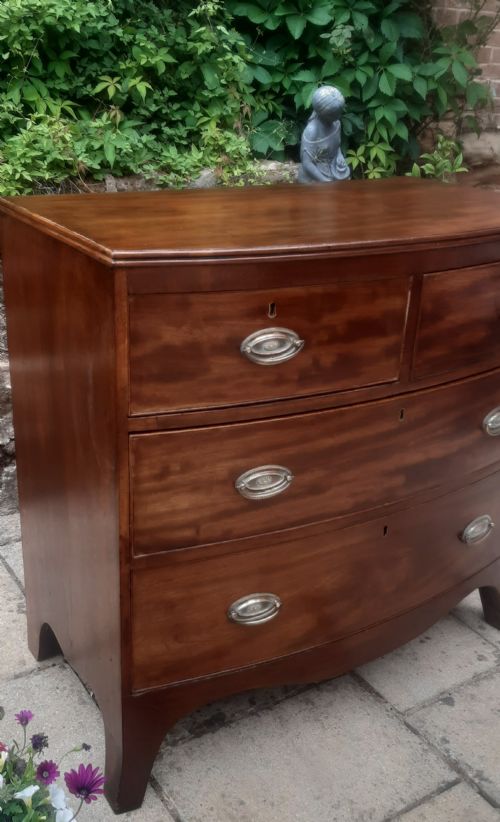LOVELY SMALL BOW FRONT CHEST OF DRAWERS GEORGIAN - ADDITIONAL PHOTO 7