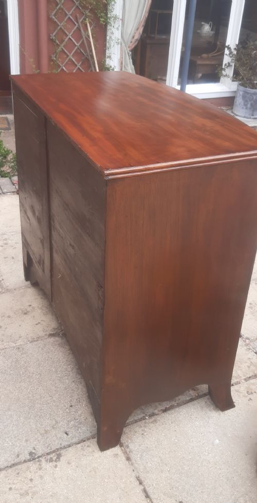 LOVELY SMALL BOW FRONT CHEST OF DRAWERS GEORGIAN - ADDITIONAL PHOTO 8