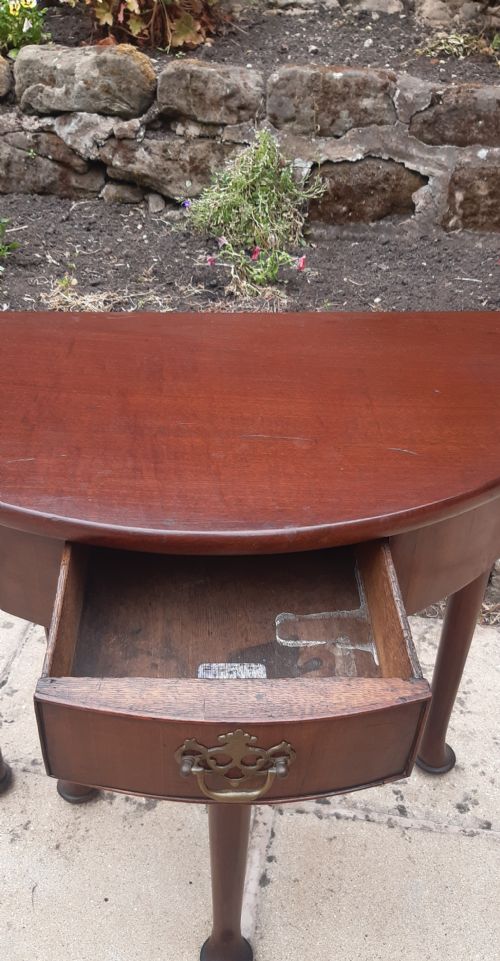 18TH CENTURY DEMI LUNE HALL TABLE - ADDITIONAL PHOTO 5