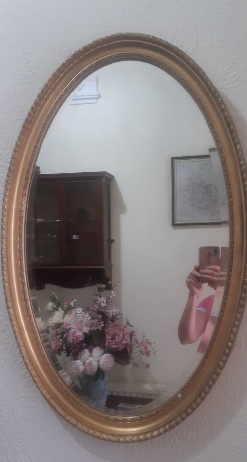 oval gilt mirror 19th century - CATEGORY: ANTIQUE MIRRORS - DATED 19TH CENTURY