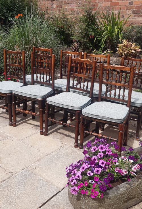 8 SPINDLEBACK CHAIRS 19TH CENTURY - ADDITIONAL PHOTO 1