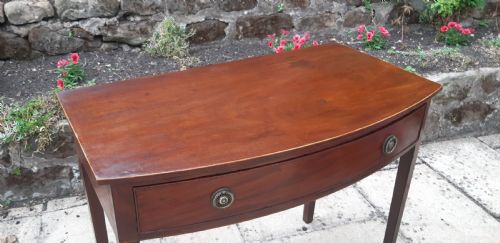 GEORGIAN MAHOGANY BOW FRONTED SIDE TABLE - ADDITIONAL PHOTO 3