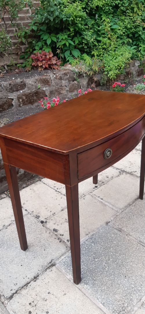 GEORGIAN MAHOGANY BOW FRONTED SIDE TABLE - ADDITIONAL PHOTO 4