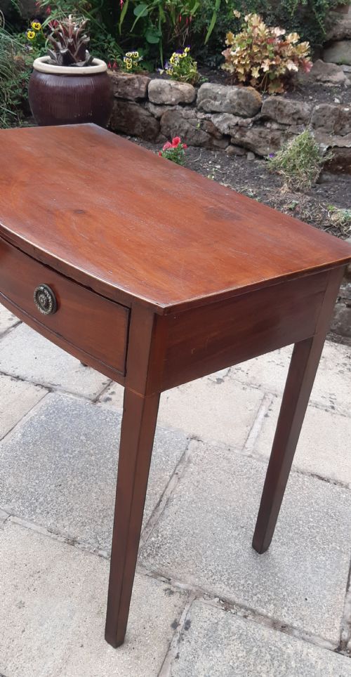 GEORGIAN MAHOGANY BOW FRONTED SIDE TABLE - ADDITIONAL PHOTO 5