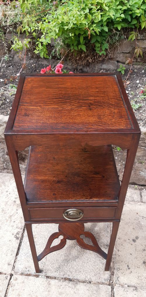 GEORGIAN OAK BEDSIDE TABLE - ADDITIONAL PHOTO 3