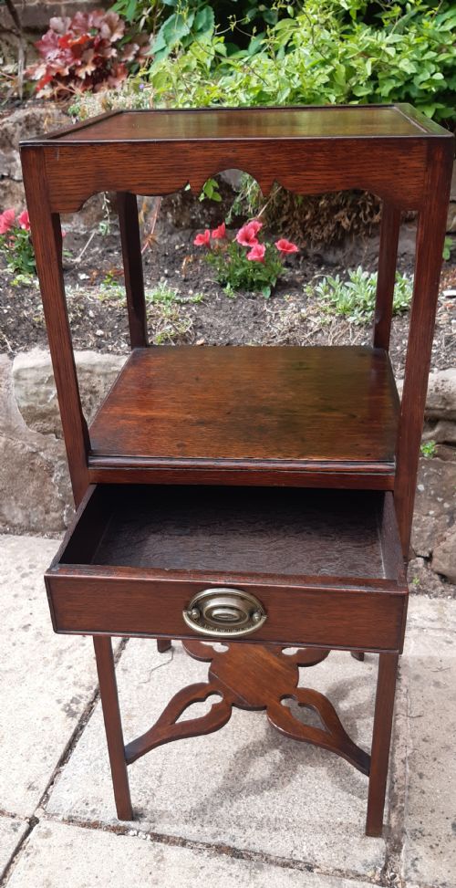 GEORGIAN OAK BEDSIDE TABLE - ADDITIONAL PHOTO 4