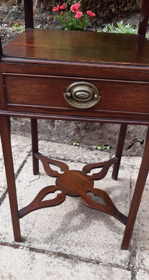 GEORGIAN OAK BEDSIDE TABLE - ADDITIONAL PHOTO 5