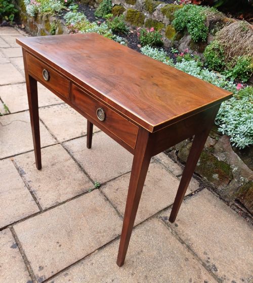 SMALL GEORGIAN MAHOGANY SIDE TABLE - ADDITIONAL PHOTO 1