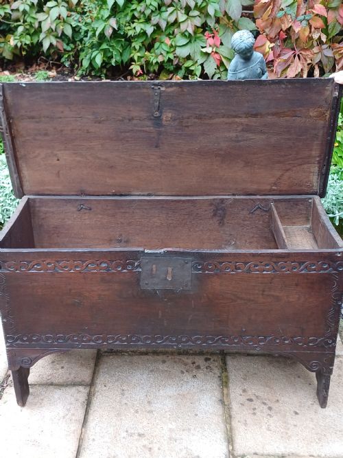 LATE 17TH CENTURY SMALL OAK COFFER - ADDITIONAL PHOTO 12