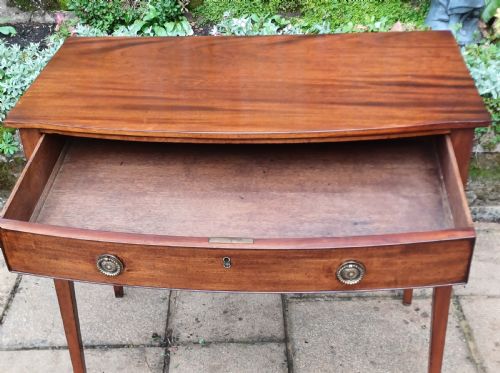 GEORGIAN MAHOGANY BOW FRONT SIDE TABLE - ADDITIONAL PHOTO 4