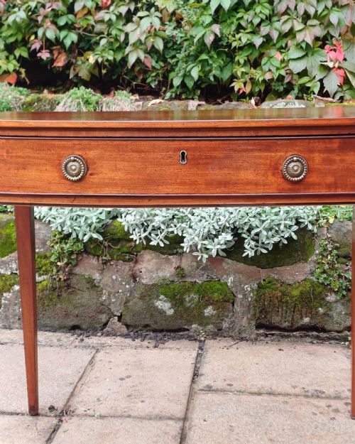 GEORGIAN MAHOGANY BOW FRONT SIDE TABLE - ADDITIONAL PHOTO 5
