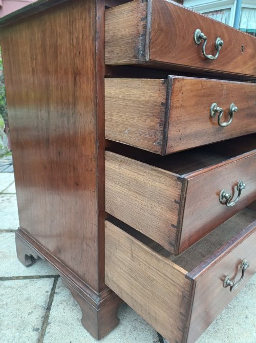 LOVELY SMALL GEORGIAN CHEST OF DRAWERS MAHOGANY 18TH CENTURY - ADDITIONAL PHOTO 7