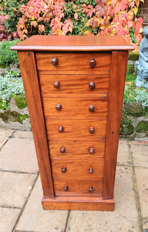 small wellington chest mahogany - CATEGORY: ANTIQUE CHEST OF DRAWERS - DATED 19TH CENTURY