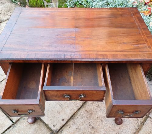GEORGIAN WALNUT LOWBOY CABRIOLE LEGS - ADDITIONAL PHOTO 3