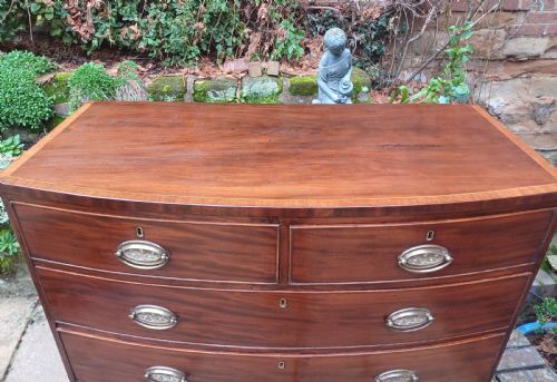 MAHOGANY BOW FRONTED CHEST OF DRAWERS - ADDITIONAL PHOTO 2
