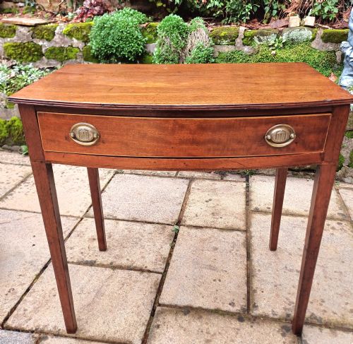 georgian mahogany side table dressing table bow front - CATEGORY: ANTIQUE TABLES - DATED 18TH CENTURY