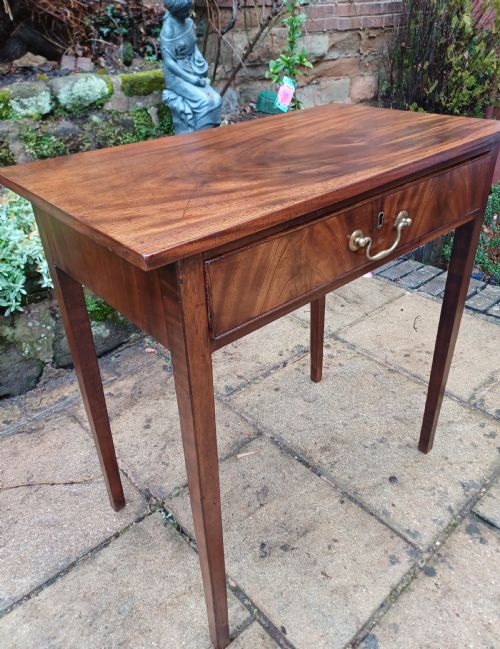 SMALL MAHOGANY SIDE TABLE - ADDITIONAL PHOTO 6