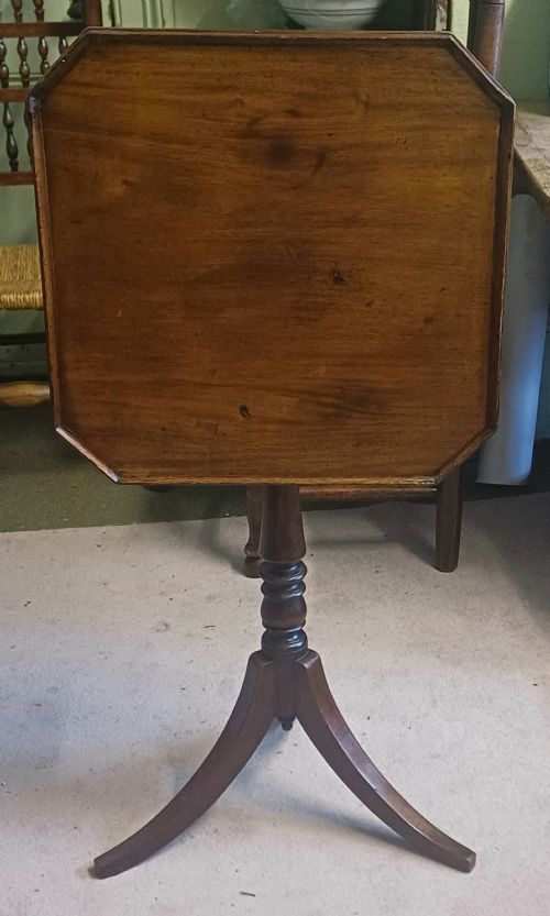 MAHOGANY TRIPOD TABLE - ADDITIONAL PHOTO 4