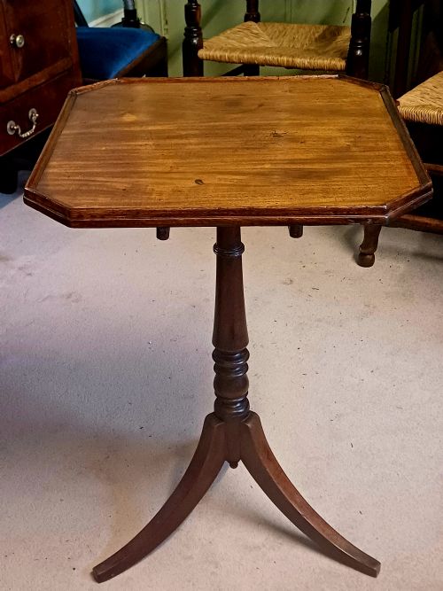mahogany tripod table - CATEGORY: ANTIQUE TABLES - DATED 1800