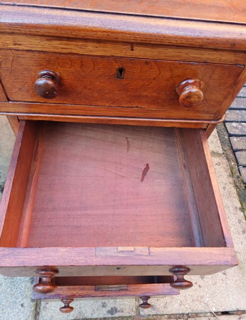 OAK PEDESTAL DESK VICTORIAN - ADDITIONAL PHOTO 8
