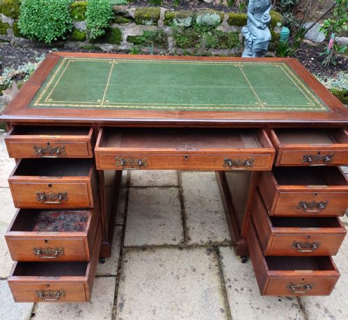 VICTORIAN MAHOGANY PEDESTAL DESK - ADDITIONAL PHOTO 6