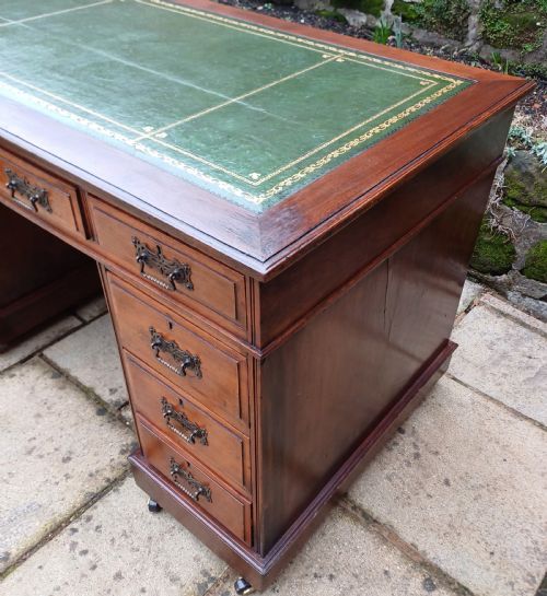 VICTORIAN MAHOGANY PEDESTAL DESK - ADDITIONAL PHOTO 8