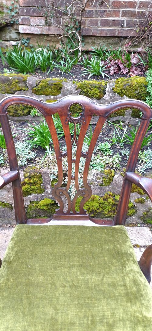 PAIR OF GEORGIAN MAHOGANY ARMCHAIRS CHIPPENDALE STYLE - ADDITIONAL PHOTO 1