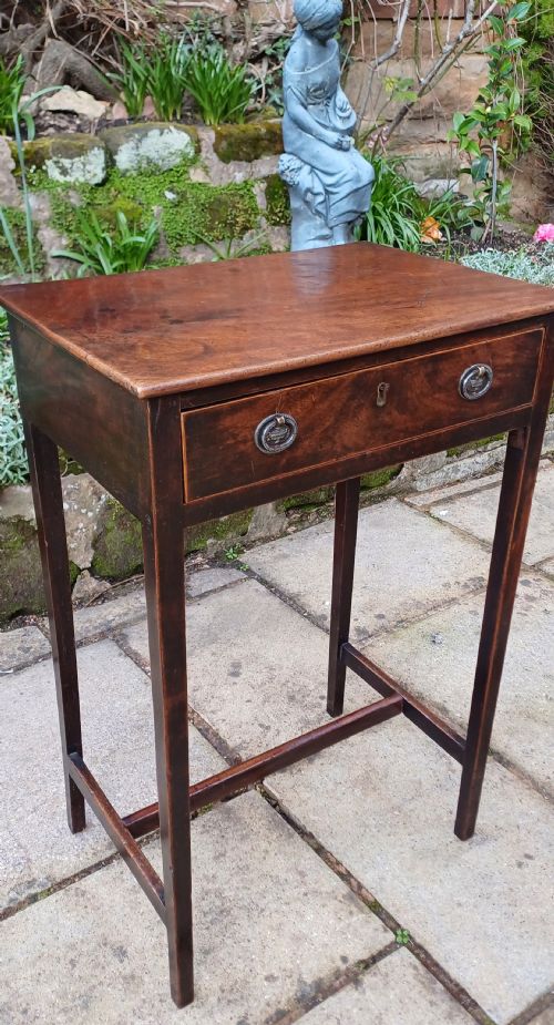 small georgian side table - CATEGORY: ANTIQUE TABLES - DATED GEORGIAN