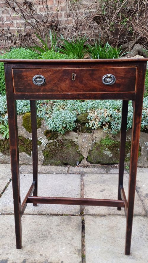 SMALL GEORGIAN SIDE TABLE - ADDITIONAL PHOTO 2