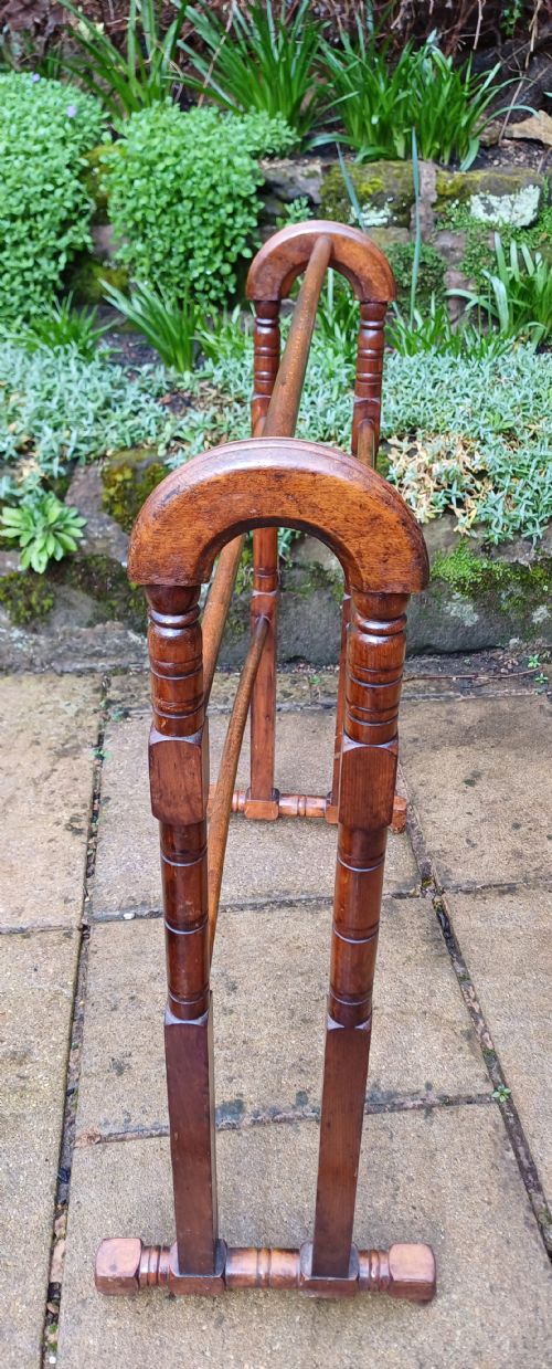 VICTORIAN TOWEL RAIL - ADDITIONAL PHOTO 2