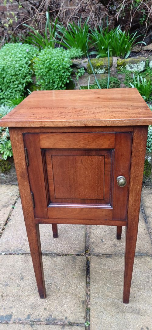 VICTORIAN BEDSIDE CUPBOARD TABLE MAHOGANY - ADDITIONAL PHOTO 2