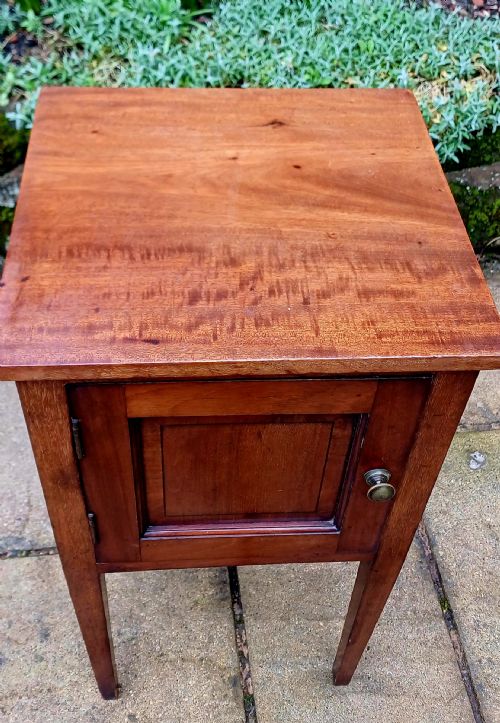 VICTORIAN BEDSIDE CUPBOARD TABLE MAHOGANY - ADDITIONAL PHOTO 6