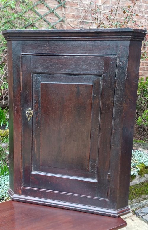 georgian small oak corner cupboard - CATEGORY: ANTIQUE CUPBOARDS - DATED 18TH CENTURY
