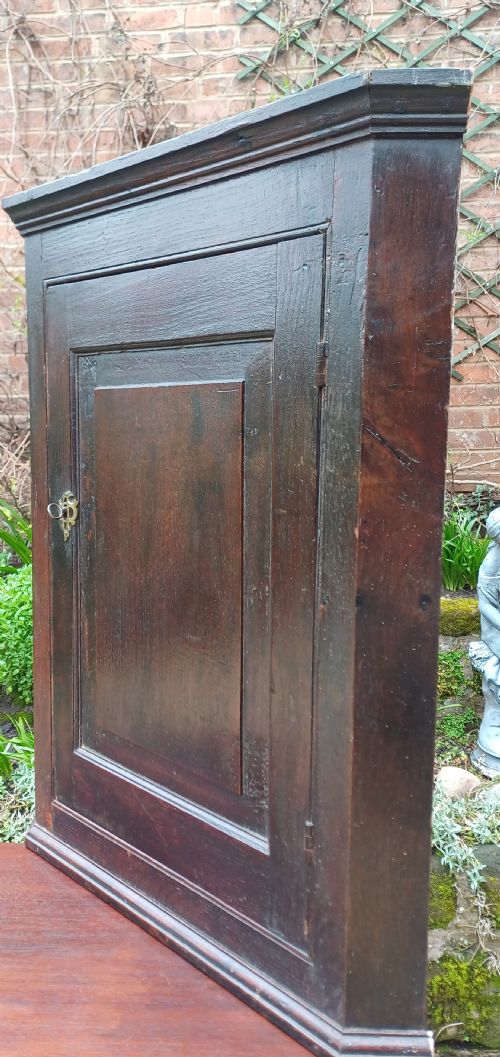 GEORGIAN SMALL OAK CORNER CUPBOARD - ADDITIONAL PHOTO 2