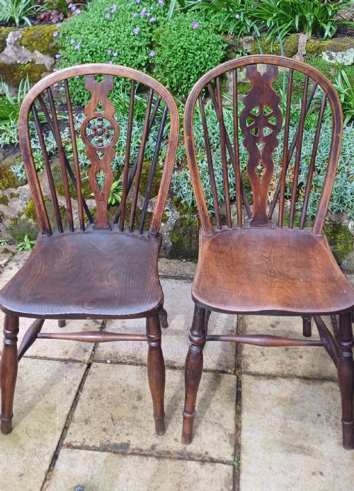 4 EARLY 19TH CENTURY WHEELBACK WINDSOR CHAIRS - ADDITIONAL PHOTO 1