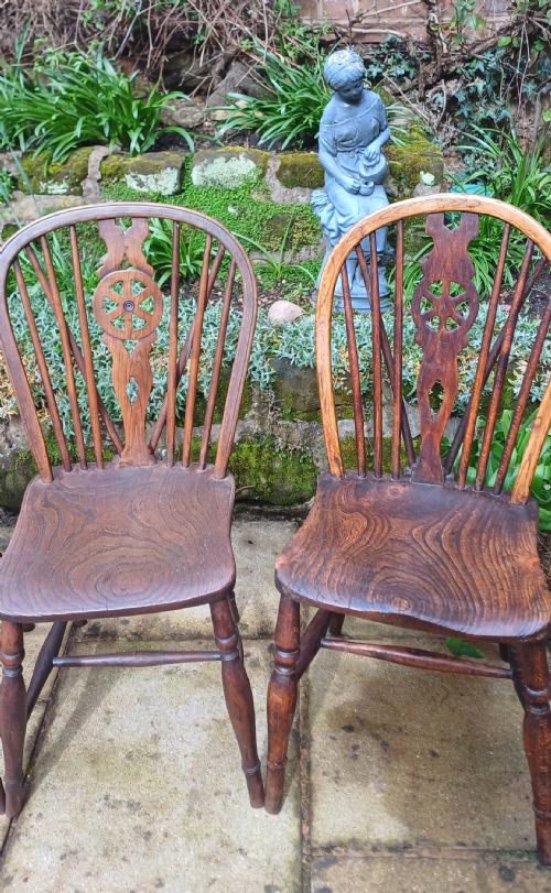 4 EARLY 19TH CENTURY WHEELBACK WINDSOR CHAIRS - ADDITIONAL PHOTO 2