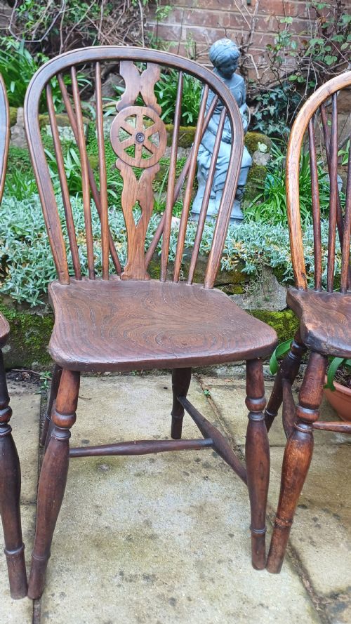 4 EARLY 19TH CENTURY WHEELBACK WINDSOR CHAIRS - ADDITIONAL PHOTO 3