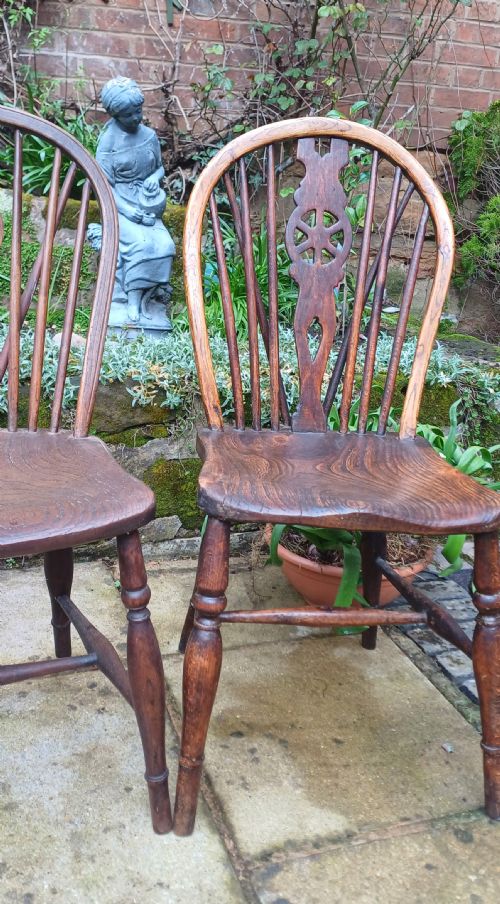4 EARLY 19TH CENTURY WHEELBACK WINDSOR CHAIRS - ADDITIONAL PHOTO 5