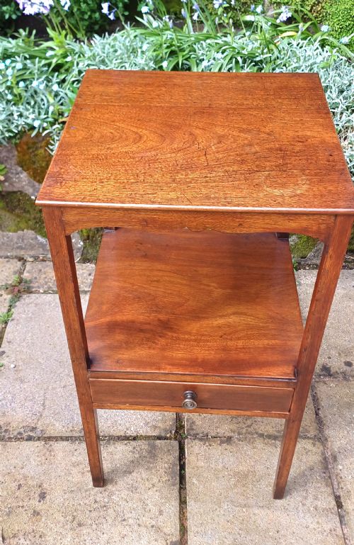 GEORGIAN MAHOGANY BEDSIDE TABLE - ADDITIONAL PHOTO 1