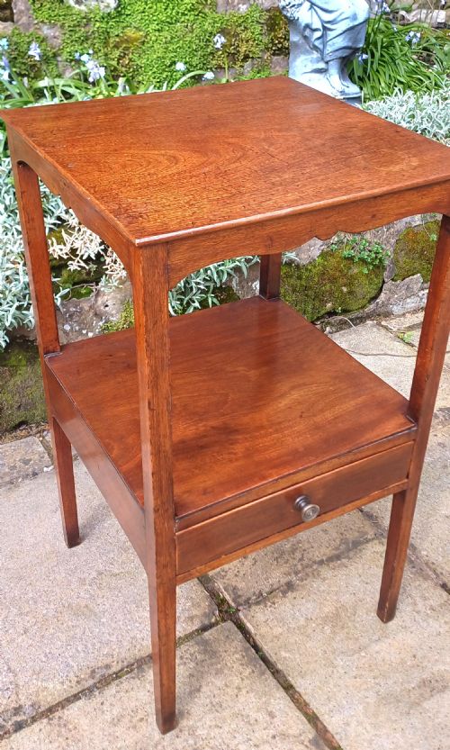 GEORGIAN MAHOGANY BEDSIDE TABLE - ADDITIONAL PHOTO 2