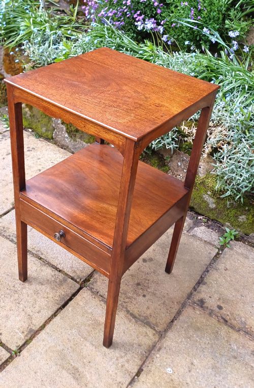 GEORGIAN MAHOGANY BEDSIDE TABLE - ADDITIONAL PHOTO 3