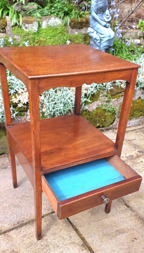 GEORGIAN MAHOGANY BEDSIDE TABLE - ADDITIONAL PHOTO 4