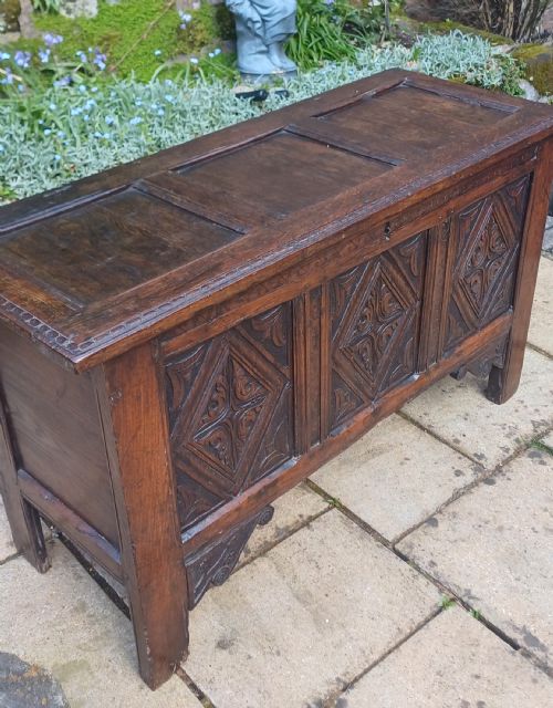 17TH CENTURY OAK COFFER - ADDITIONAL PHOTO 2