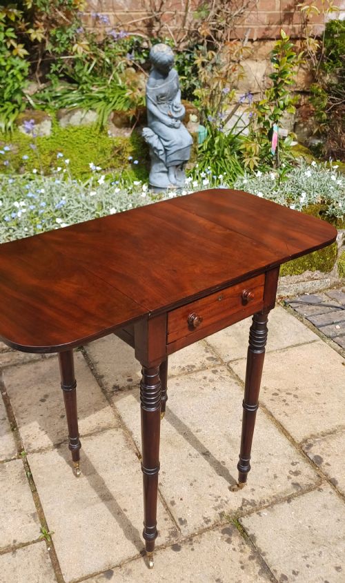 REGENCY LAMP SMALL PEMBROKE MAHOGANY TABLE - ADDITIONAL PHOTO 4