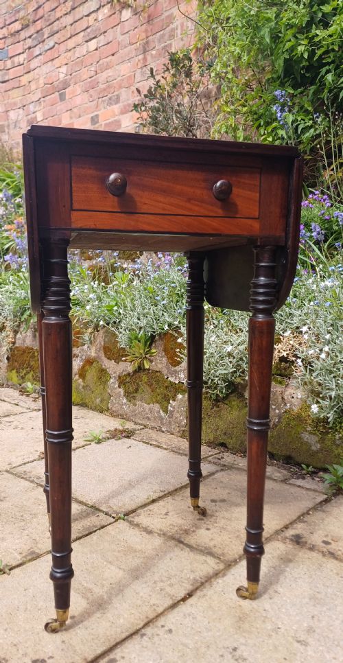 REGENCY LAMP SMALL PEMBROKE MAHOGANY TABLE - ADDITIONAL PHOTO 8