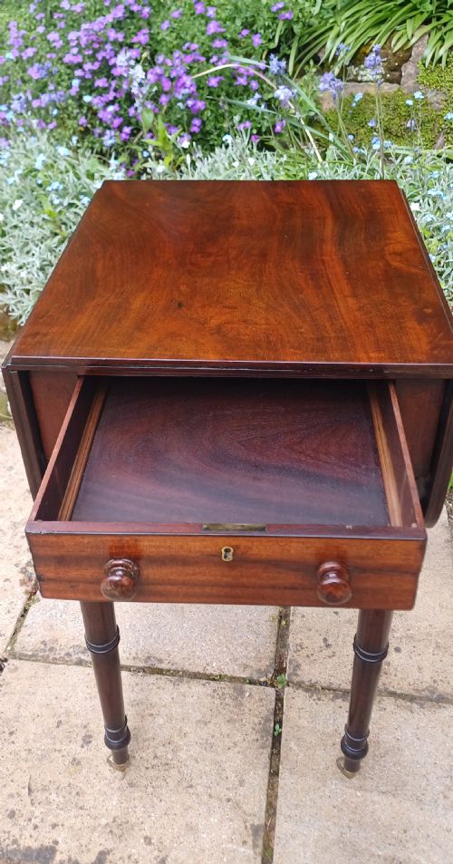 REGENCY LAMP SMALL PEMBROKE MAHOGANY TABLE - ADDITIONAL PHOTO 9